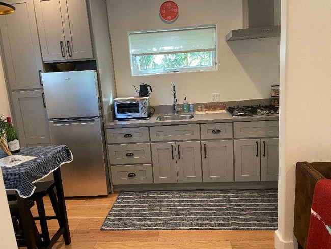 Photo - 648 E Fairview Blvd