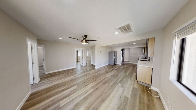 Photo - Newly Renovated (2022)! 7BD/3BA (Lease out...