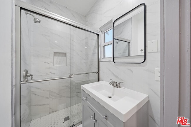 Photo - 613 N Lucerne Blvd