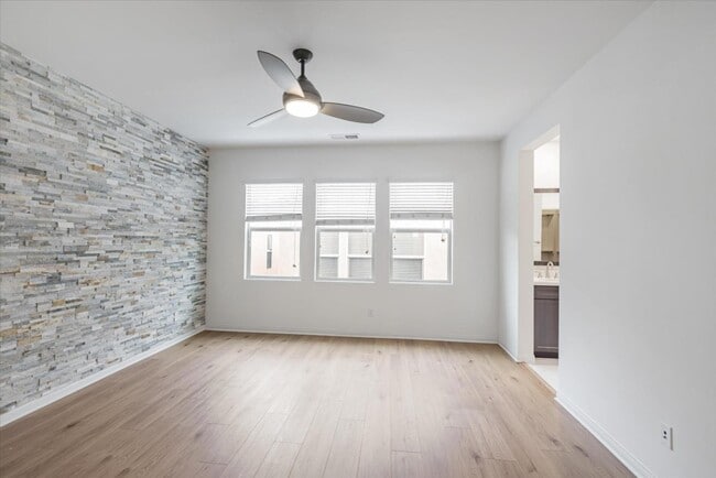 Photo - 1067 Sea Glass Wy