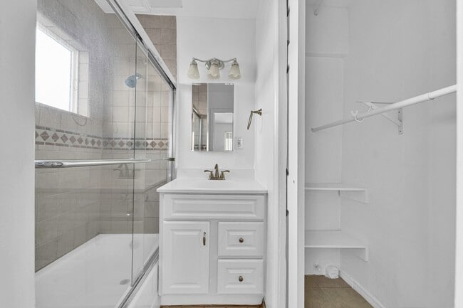 Photo - 1025 Idaho Ave Unit 6