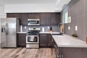 Photo - 1344 N Kenmore Ave Townhome