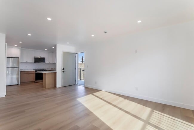 Photo - 713 New Depot St