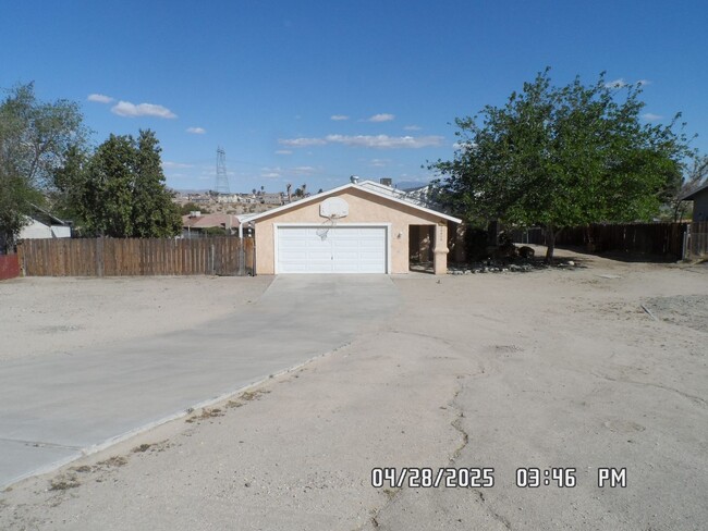 3 Bedrooms, 2 Bathroom, Large Fully Fenced... - 3 Bedrooms, 2 Bathroom, Large Fully Fenced... House