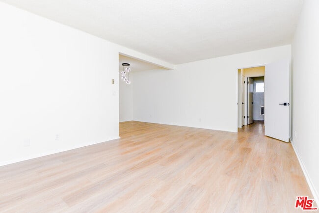 Photo - 1645 Beech Ave