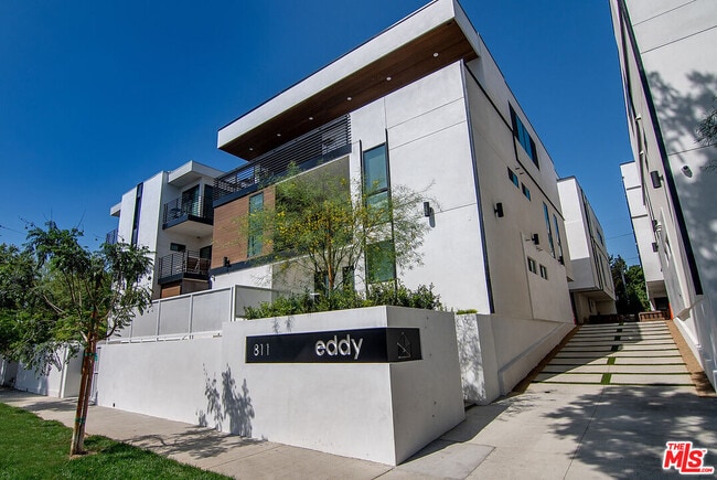 Building Photo - 811 N Harvard Blvd Unit ALL