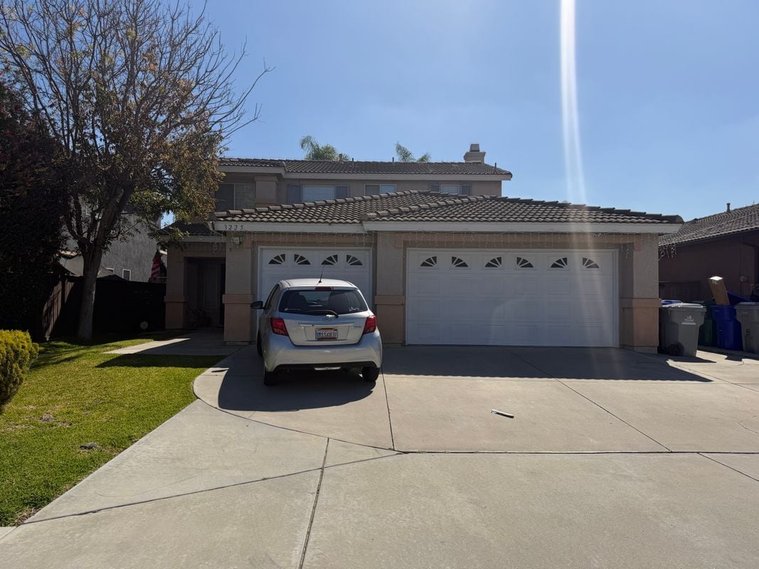 Photo - 3225 Okeefe St