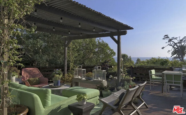 Photo - 31840 Seafield Dr