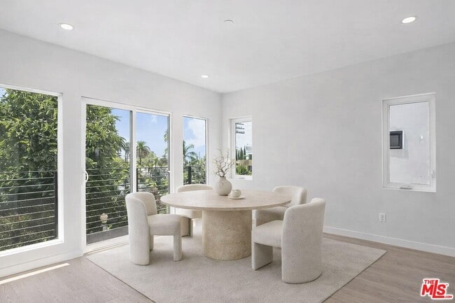 Photo - 2115 Beachwood Terrace