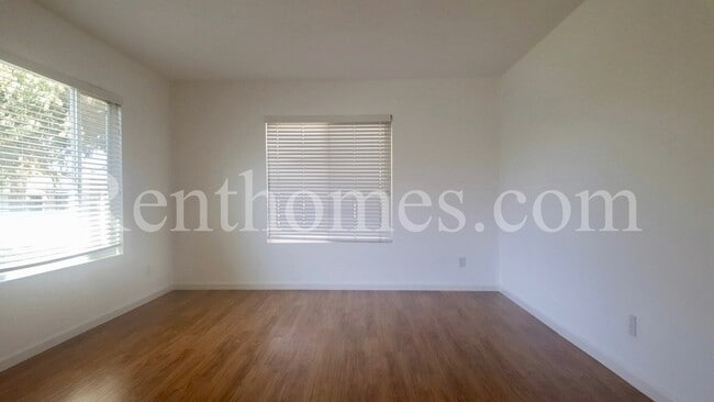 Photo - 10019 Knight Dr