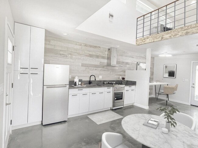 Photo - 3570-3574 45th St - 3572