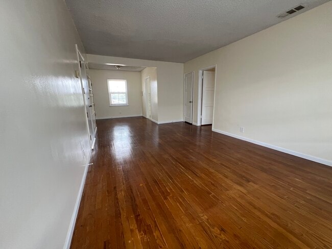 Photo - 3927 W 105th St Unit C