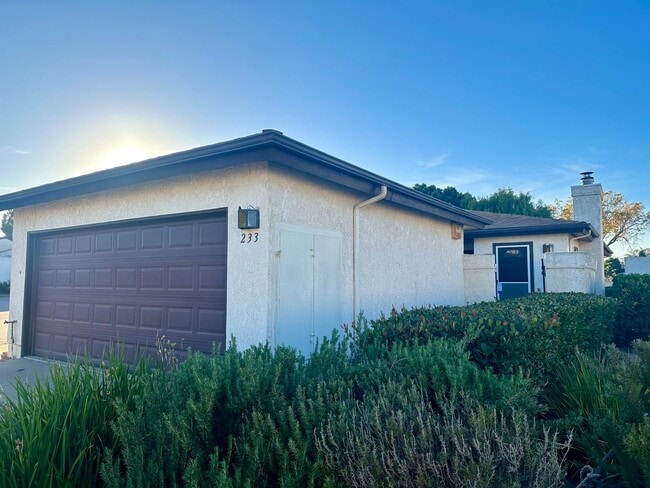 Photo - Lovely 3 Bedroom Townhome!