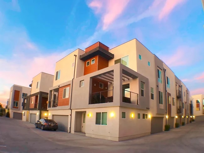 Photo - 8435 Tweedy Ln Townhome