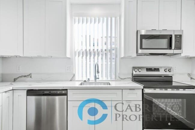 Photo - 4425 52nd St