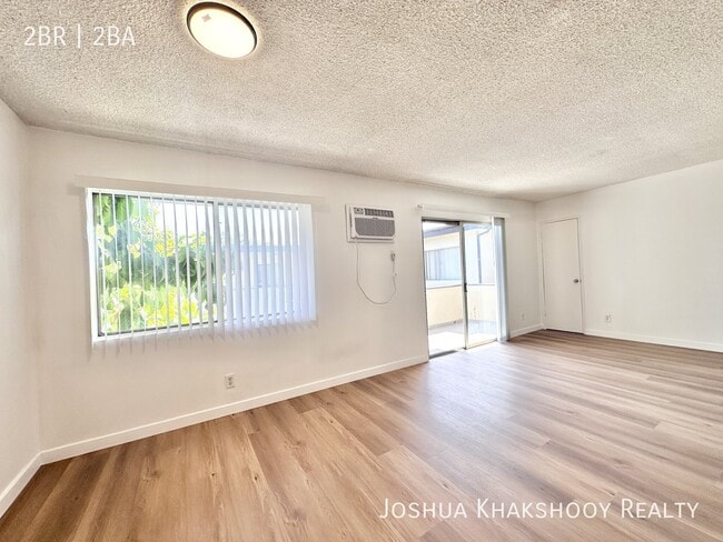 Photo - 5303 Newcastle Ave