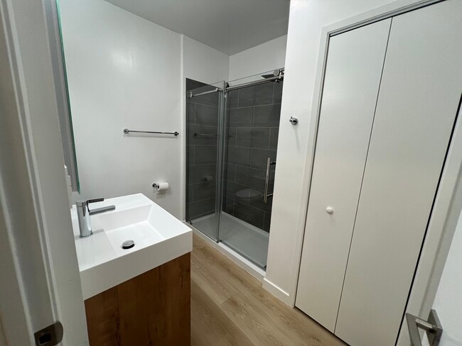 Photo - Gramercy Place Apartments