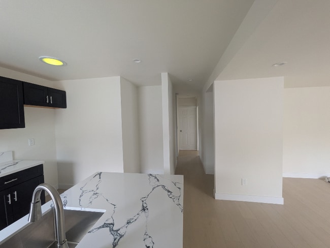 Photo - 6164 Ibbetson Ave