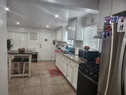 Most spacious kitchen - 2001 Cloverfield Blvd House