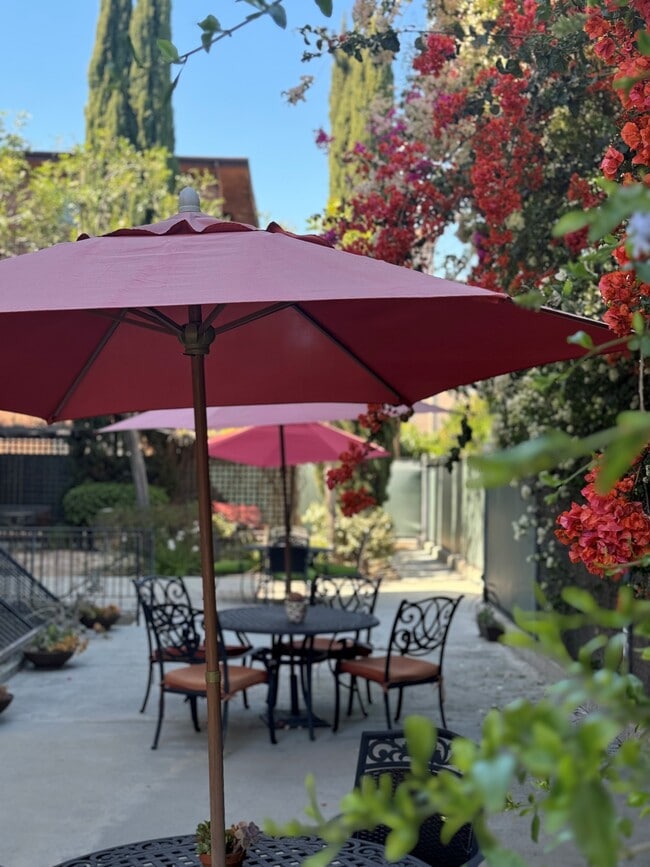 Photo - 1286 W Adams Blvd