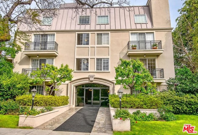 Building Photo - 458 N Oakhurst Dr Unit 201