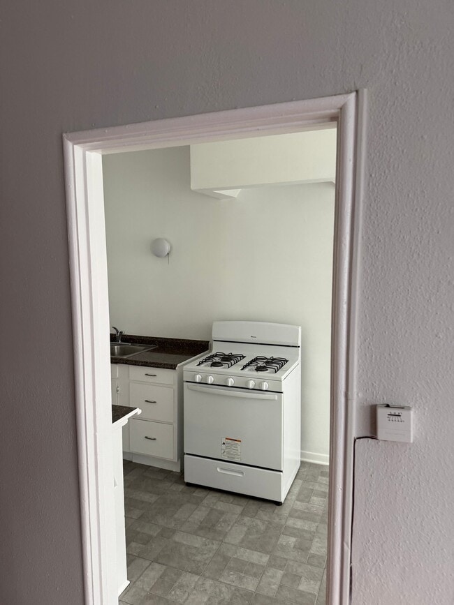 Photo - 628 E Elk Ave Unit 204