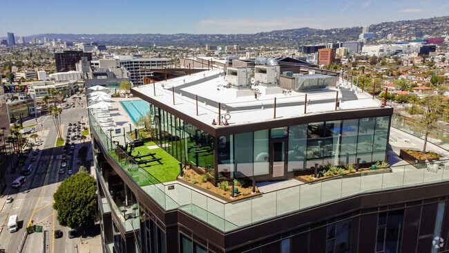 Building Photo - 6401 Wilshire Blvd Rental