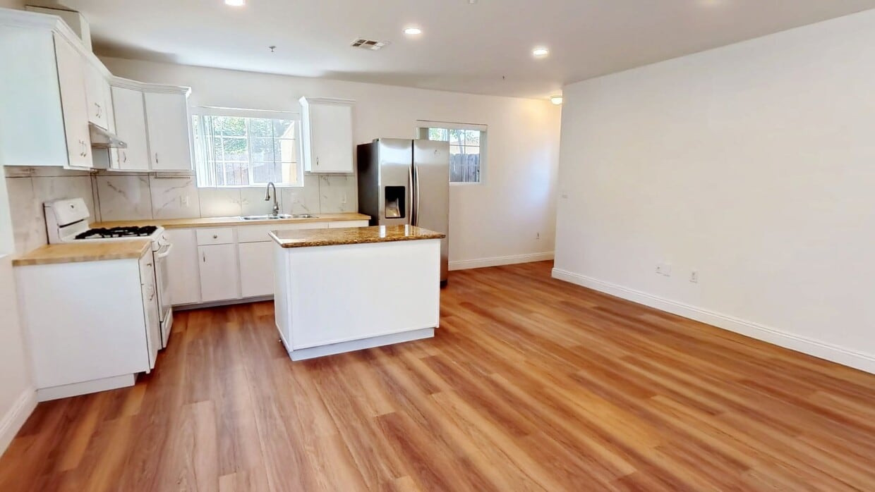 3D Tour - 12311 Bradford Pl
