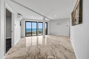 Photo - 1360 Baja St