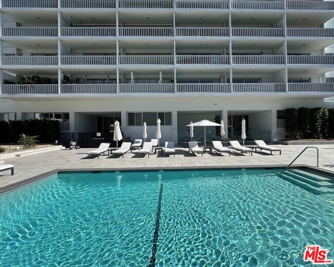 Photo - 999 N Doheny Dr Unit 406