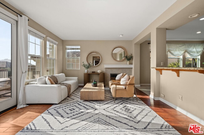 Photo - 657 S Ave 61