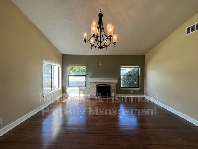 Photo - 489 Knollwood Dr