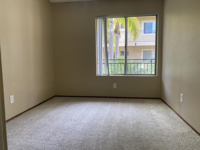 Photo - 7555 Linda Vista Rd Unit 15
