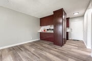 1BR, 1BA - 640SF - Dining Room - Woodside Apartments