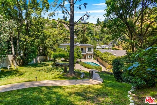 Photo - 1701 Roscomare Rd House