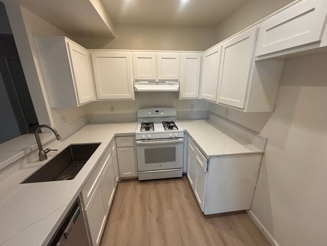 Photo - Beautiful 2-Bedroom Lower-Unit Condo in Sienna Villas of Valencia! Unit 443
