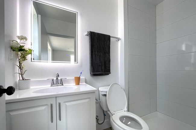 Photo - 1314 W 35th Pl- Housing near USC