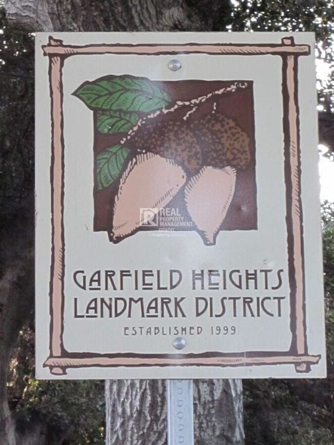 Photo - 170 E Claremont-