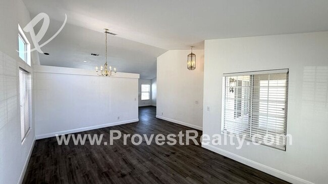 Photo - 11786 Oxford St