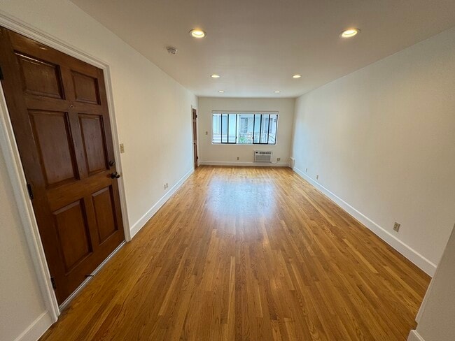Photo - 600 N Sweetzer Ave Apartments Unit 7