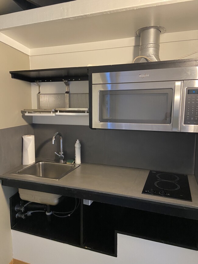 Photo - 872 Hanley Ave