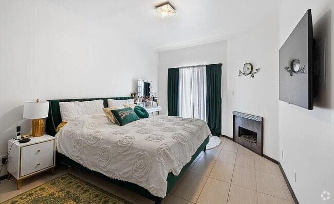 Building Photo - 1717 Malcolm Ave Unit 302 Rental