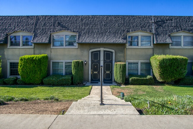 Building Photo - 101 E Cypress Ave