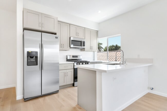 Photo - 5234 W 20th St Unit 5234 Lower Floor