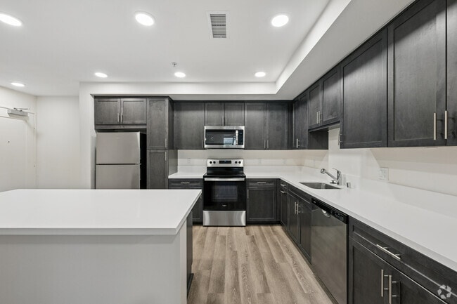 3BR, 2BA - 1464SF - Kitchen - Wagon Wheel Town Square