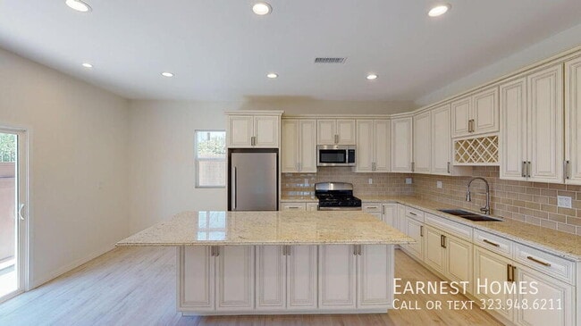Photo - 7252 Glade Ave