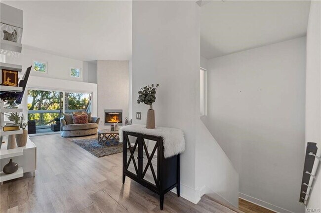 Photo - 2 Logo Vista