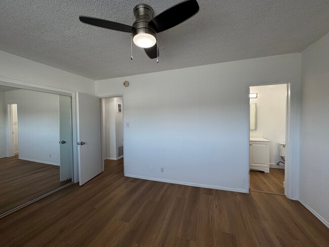Photo - 6632 Darby Ave Unit 15