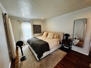Photo - 1063 1/2 S Sycamore Ave Apartment Unit 10631/2