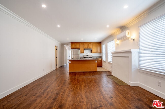 Photo - 1409 Bronson Ave Condo